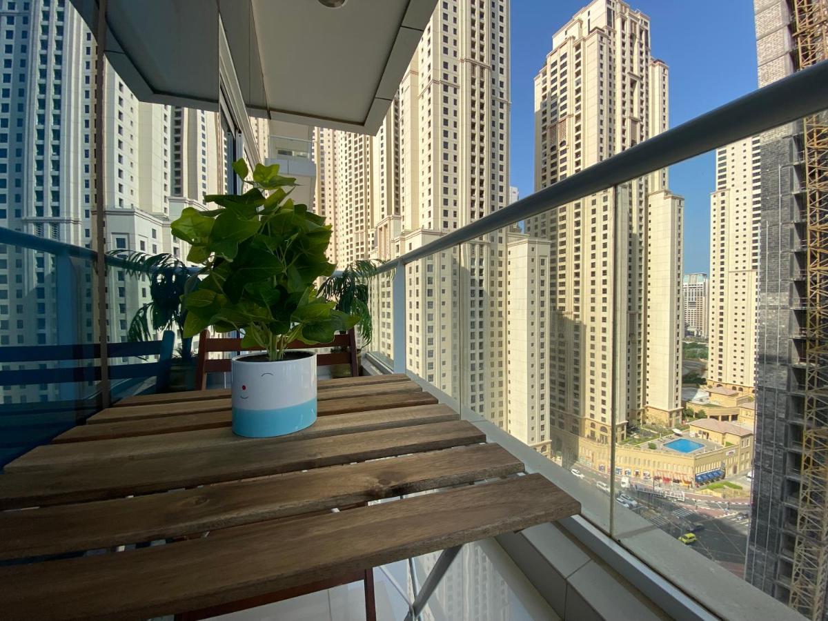 Walk To The Beach Or Enjoy The Amazing View From The Balcony Lejlighed Dubai Eksteriør billede