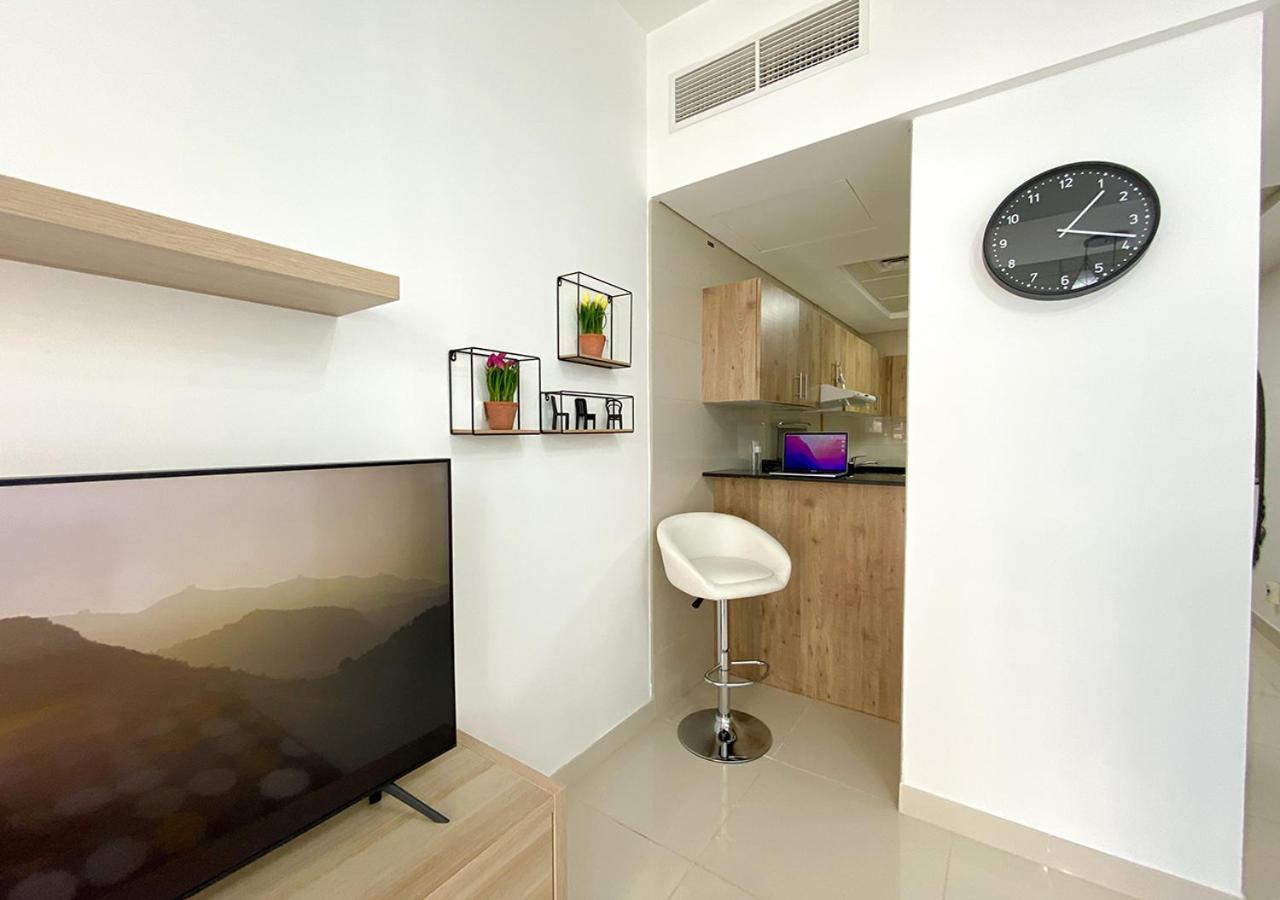 Walk To The Beach Or Enjoy The Amazing View From The Balcony Lejlighed Dubai Eksteriør billede