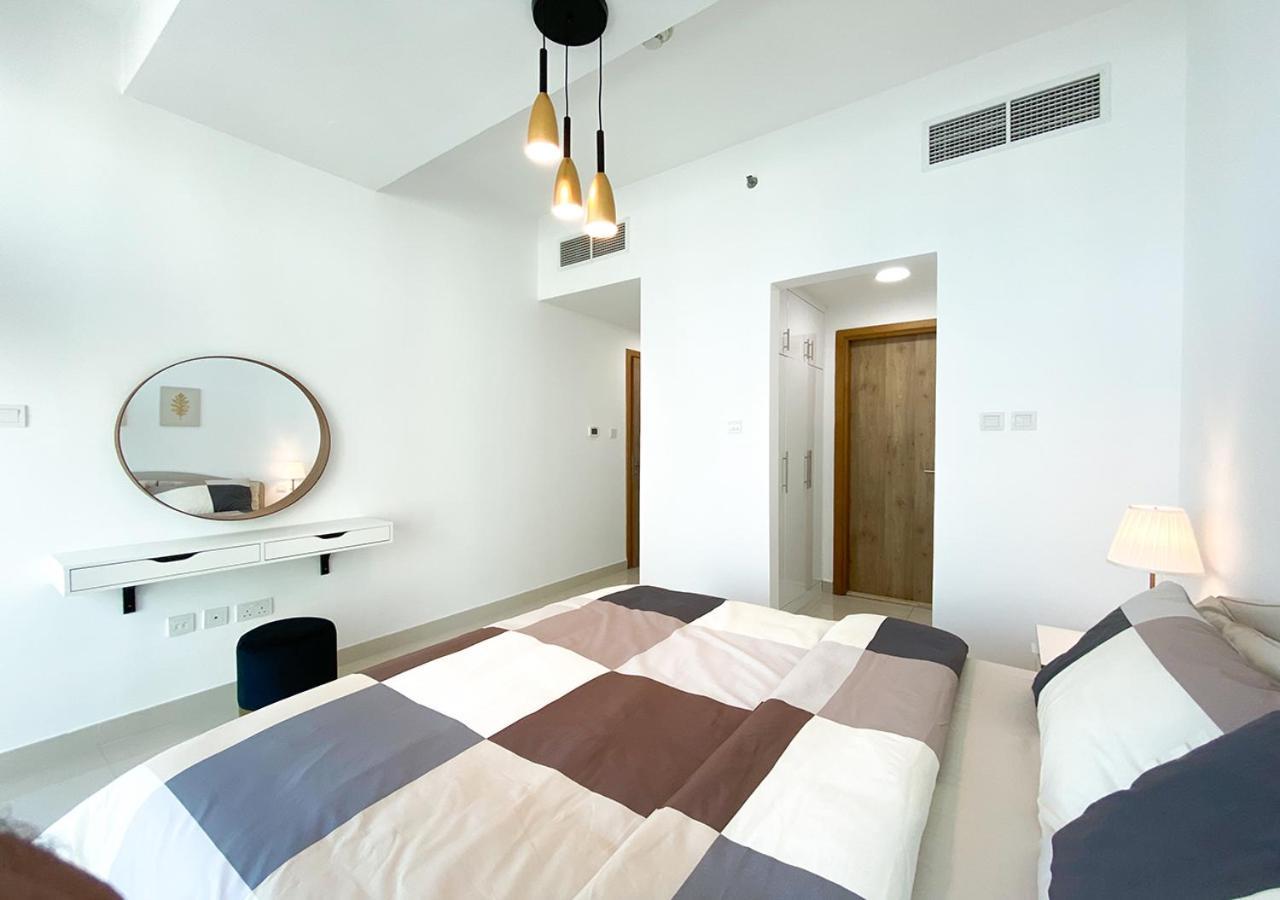 Walk To The Beach Or Enjoy The Amazing View From The Balcony Lejlighed Dubai Eksteriør billede