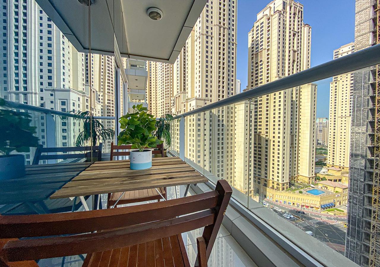 Walk To The Beach Or Enjoy The Amazing View From The Balcony Lejlighed Dubai Eksteriør billede