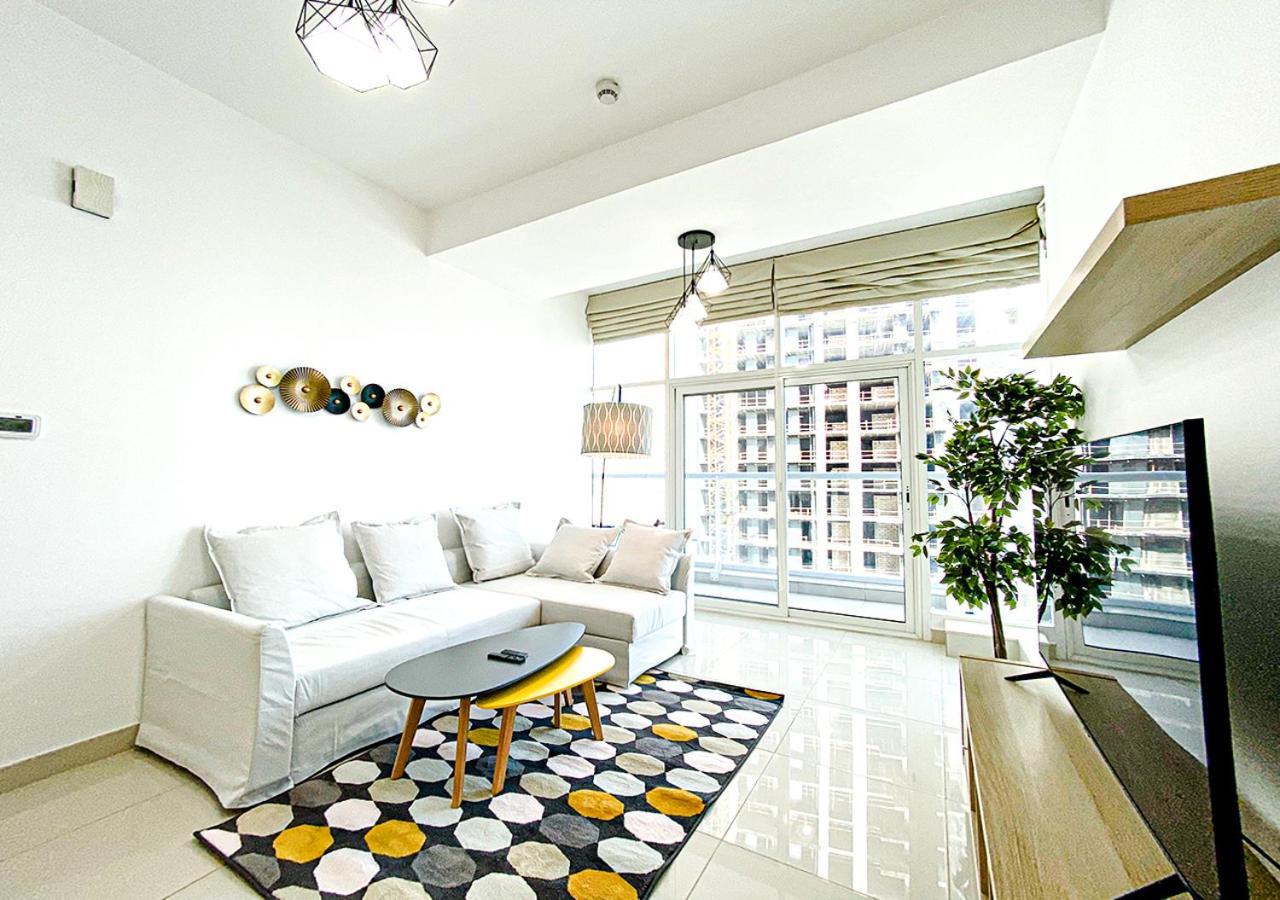Walk To The Beach Or Enjoy The Amazing View From The Balcony Lejlighed Dubai Eksteriør billede
